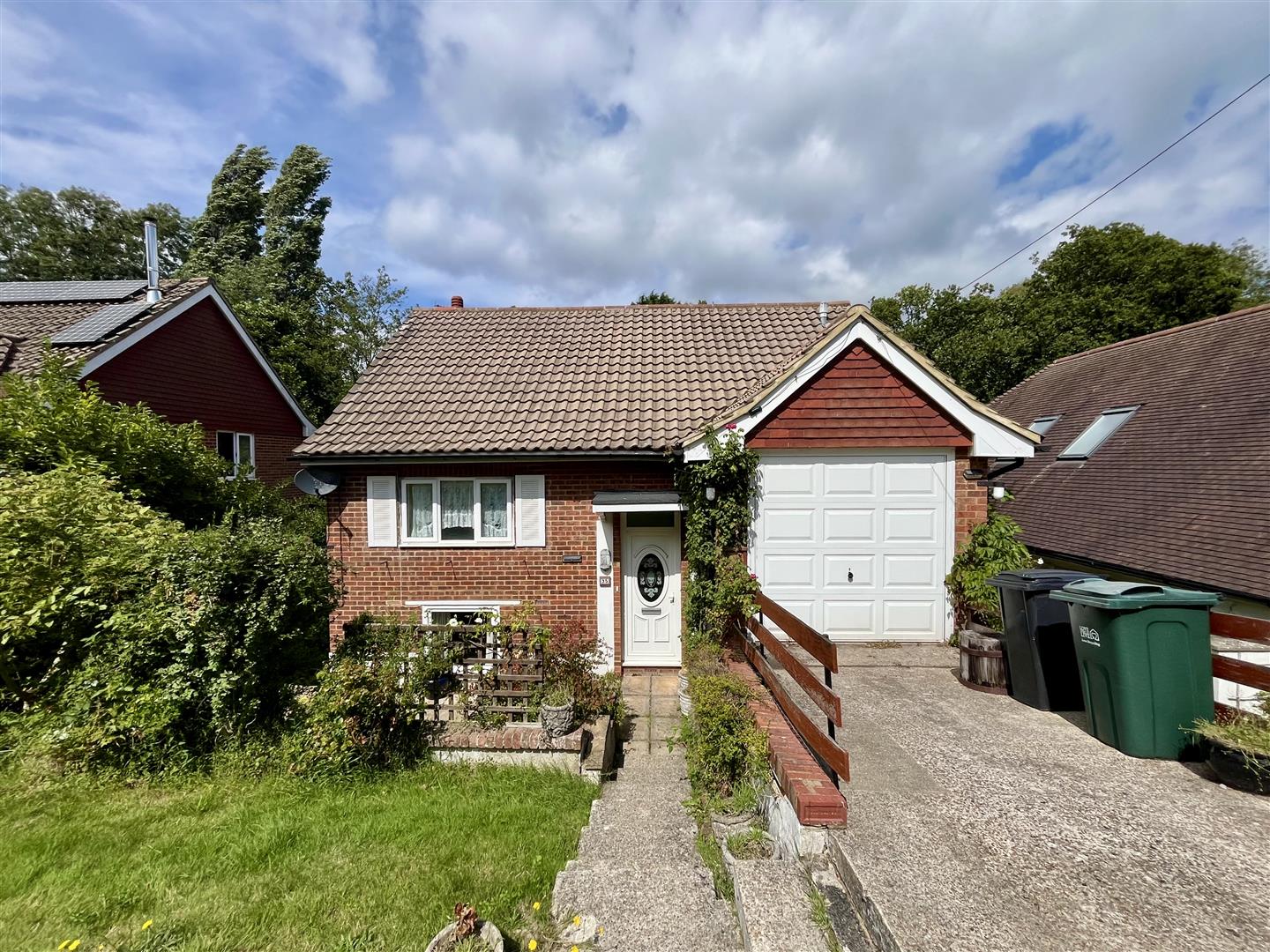Knowle Road, Fairlight